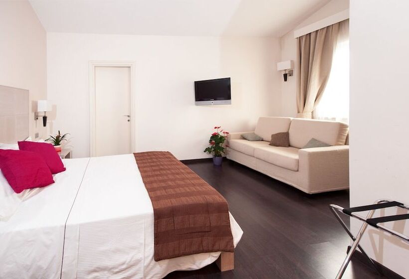 اتاق راحتی سه تخته, Villa Maria Cristina