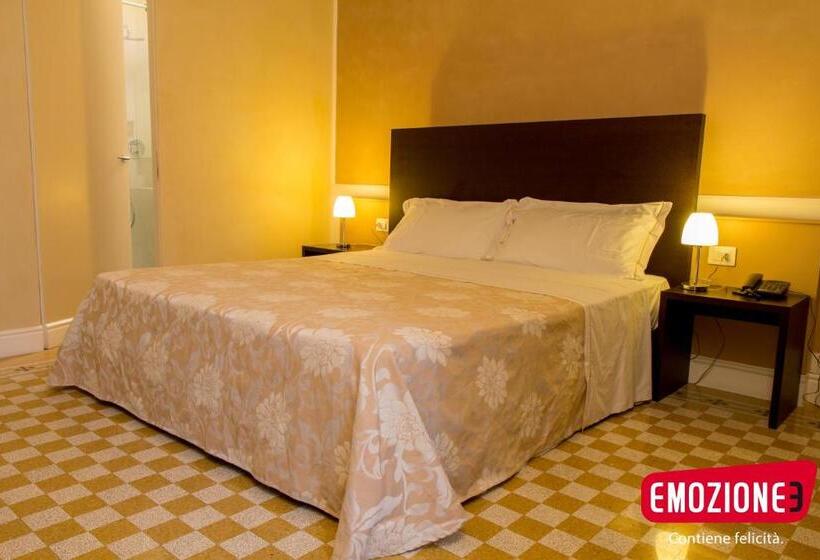 Номер Стандарт Трехместный, Relais Del Borgo Hotel & Spa 4 Stelle
