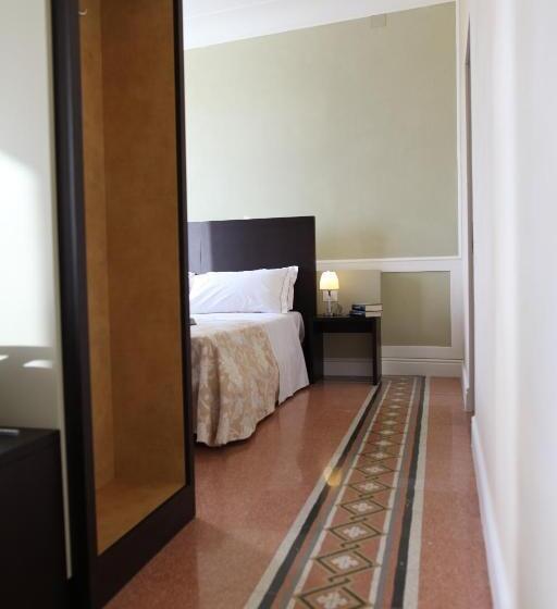 Номер Стандарт Трехместный, Relais Del Borgo Hotel & Spa 4 Stelle