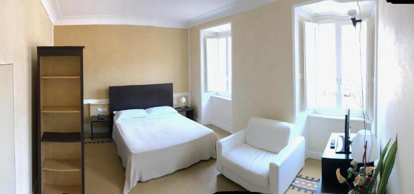 חדר סטנדרט לשלושה, Relais Del Borgo Hotel & Spa 4 Stelle