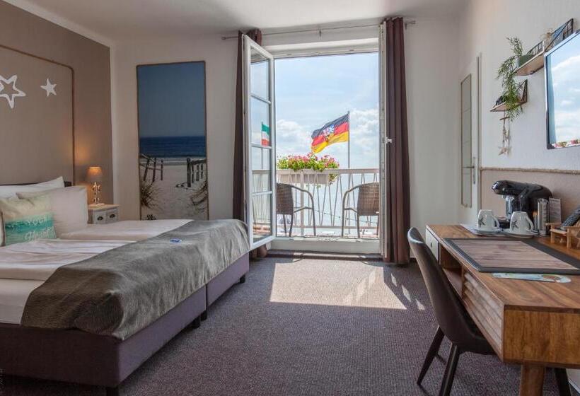 غرفة قياسية مطلّة علي البحر مزوَّدة بشُرفة, Akzent Strandhotels Seestern, Delphin & Lachs