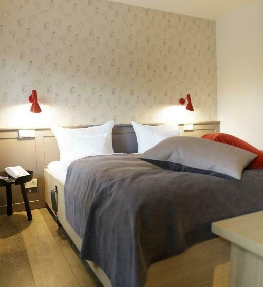 جناح جونيور, Aarnhoog