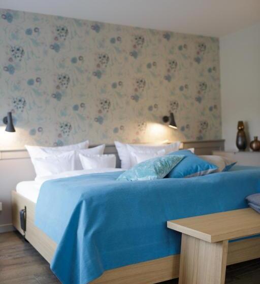 جناح ديلوكس, Aarnhoog