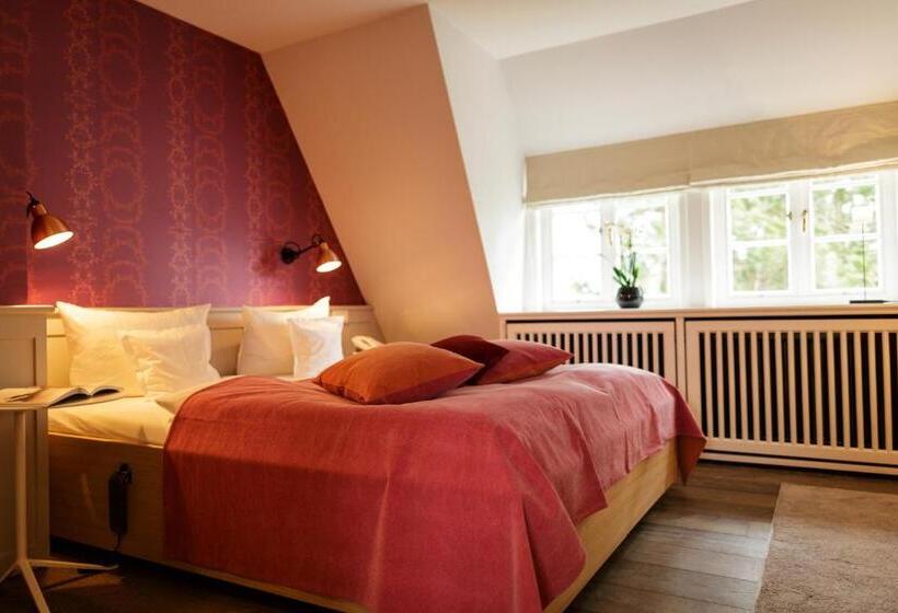 غرفة قياسية مطلّة علي الحديقة, Aarnhoog