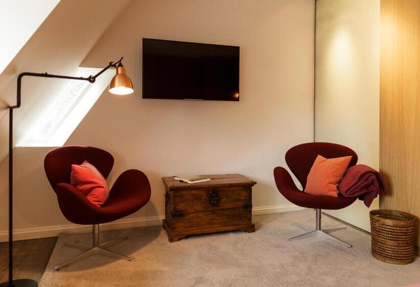 غرفة قياسية مطلّة علي الحديقة, Aarnhoog