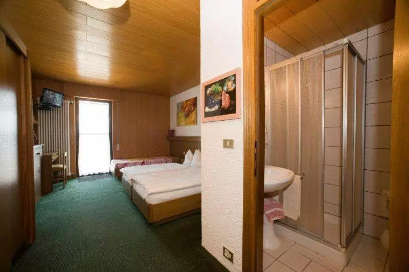 Pokój Standard Trzyosobowy, Albergo Deva