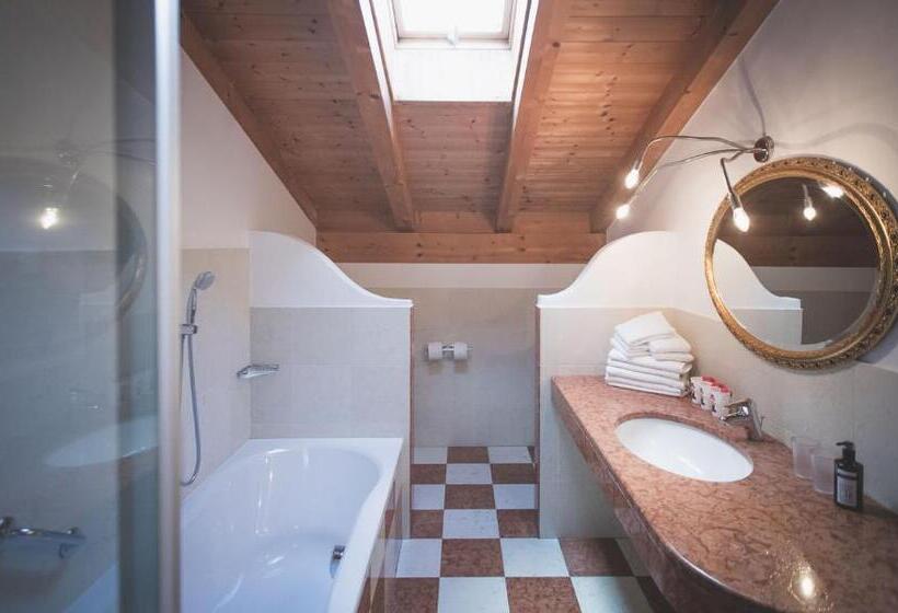 Семейный Номер, Alpenhof