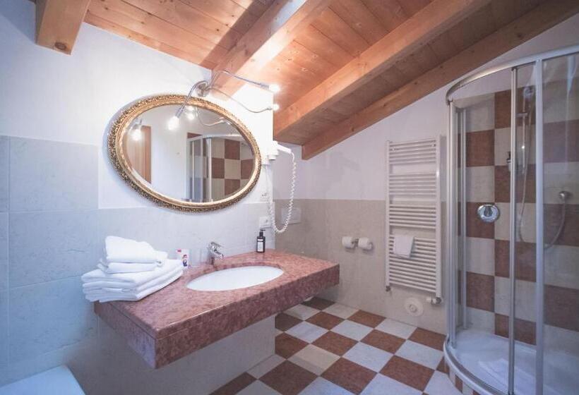 Семейный Номер, Alpenhof