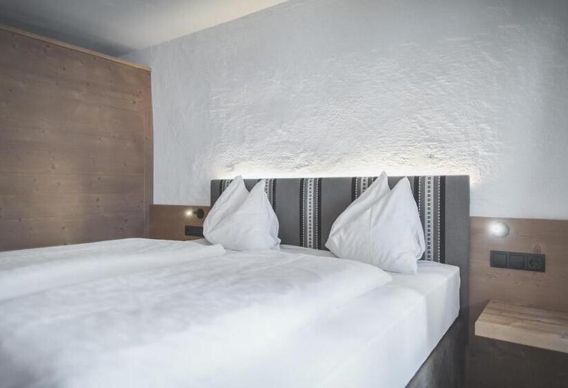 Семейный Номер, Alpenhof