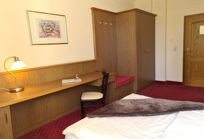 标准单人间, Brauhaus Manforter Hof