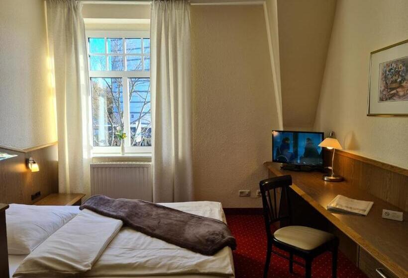 标准单人间, Brauhaus Manforter Hof