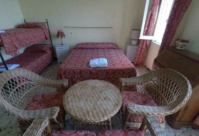 스탠다드 트리플 룸, Cinqueterre Holidays