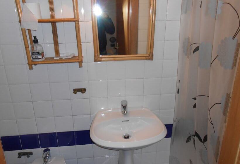 스탠다드 룸 공동 욕실, Cinqueterre Holidays