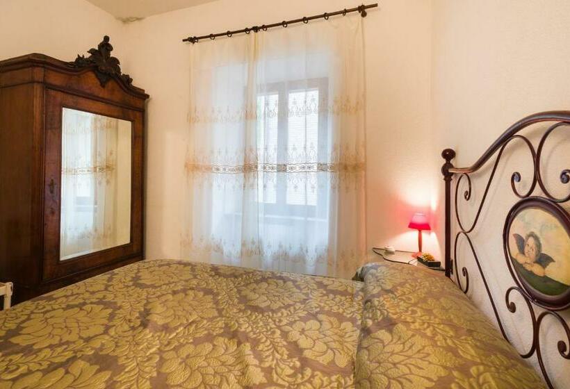 חדר סטנדרט, Donna Nobile