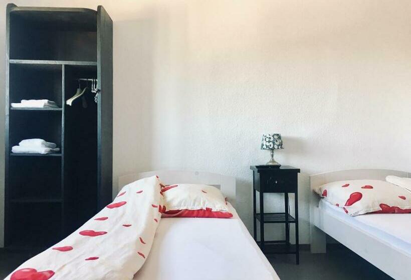 스탠다드 룸 공동 욕실, Pension Akropolis