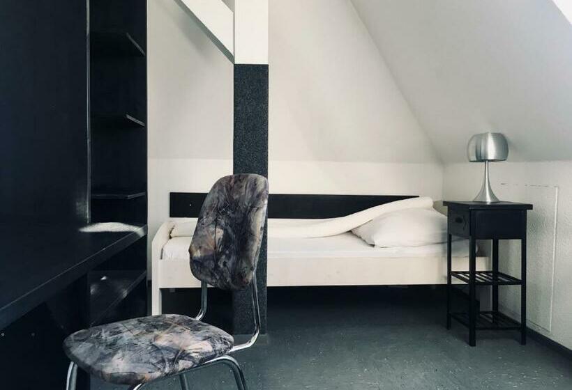 스탠다드 싱글 룸 공동욕실, Pension Akropolis