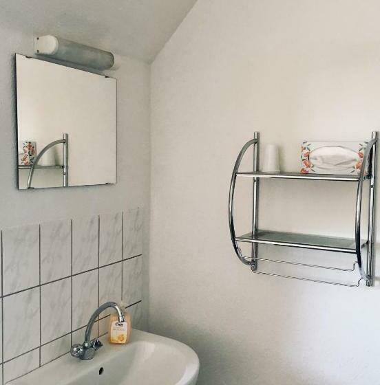 스탠다드 싱글 룸 공동욕실, Pension Akropolis