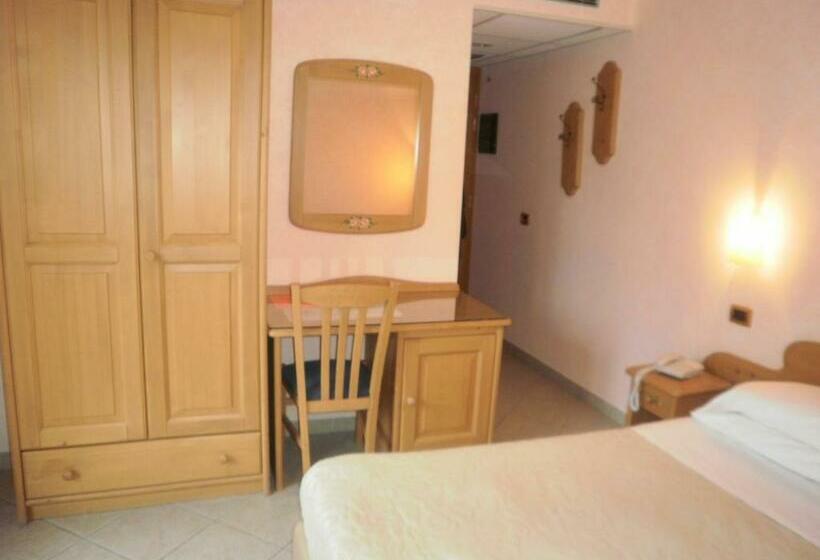 חדר סטנדרט, Tiffany's