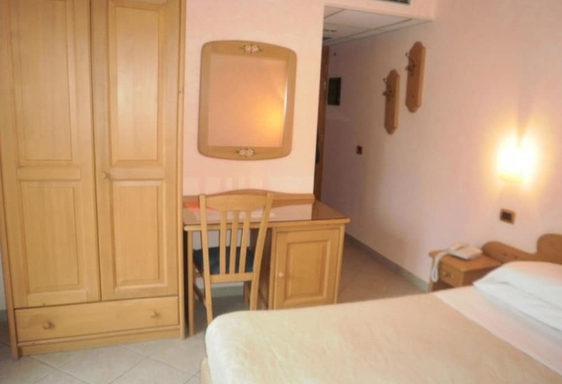 חדר סטנדרט, Tiffany's