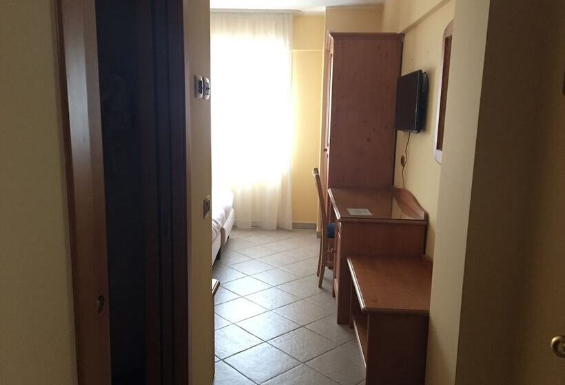 חדר סטנדרט, Tiffany's