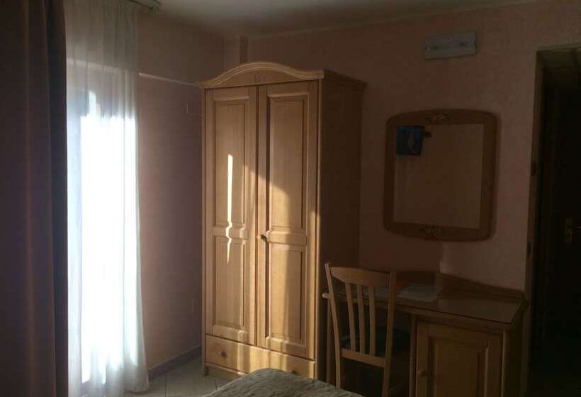 חדר סטנדרט, Tiffany's