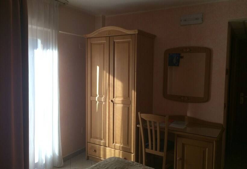 חדר סטנדרט, Tiffany's