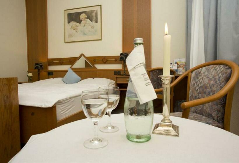 舒适型房间, Zur Krone