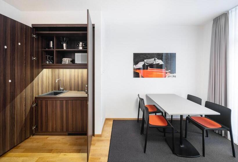 شقة غرفة واحدة, Sevendays Hotel Boardinghouse