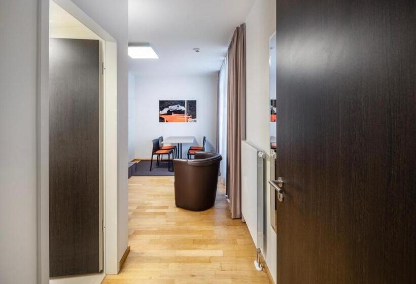 شقة غرفة واحدة, Sevendays Hotel Boardinghouse