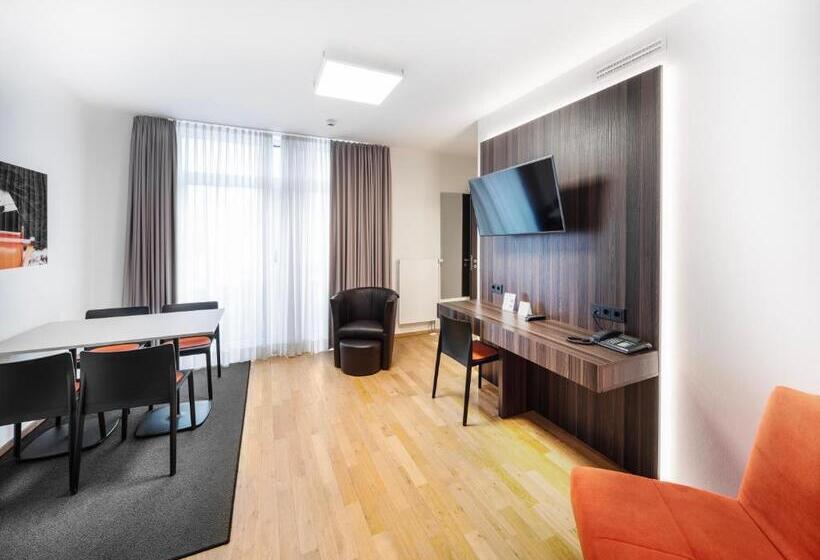 شقة غرفة واحدة, Sevendays Hotel Boardinghouse