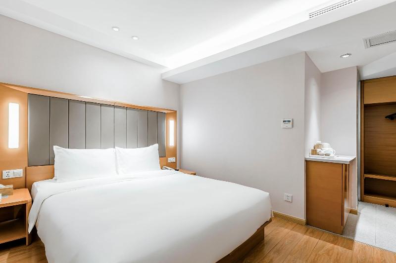 Standart Oda, Ji  Shanghai Railway Station