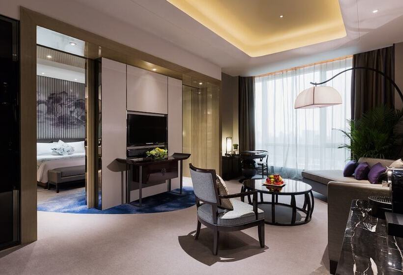 سوییت اجرایی, Wanda Realm Hotel Wuhu