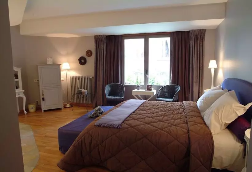 Comfort-huone, Charmehotel Manoir Ogygia