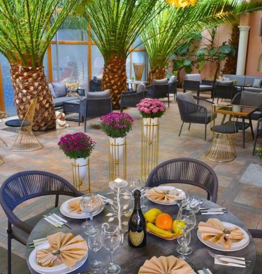 豪华单人间, Bats