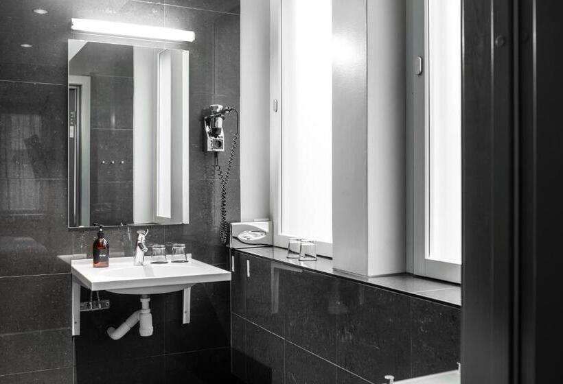 غرفة عائلية, Best Western And