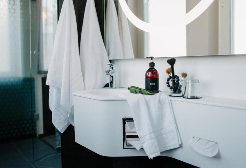 غرفة قياسية, Best Western And