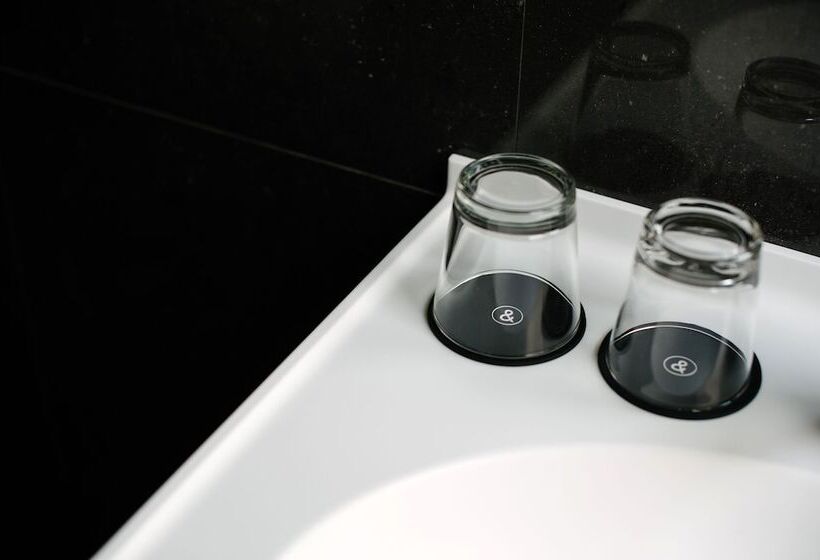 غرفة عائلية, Best Western And