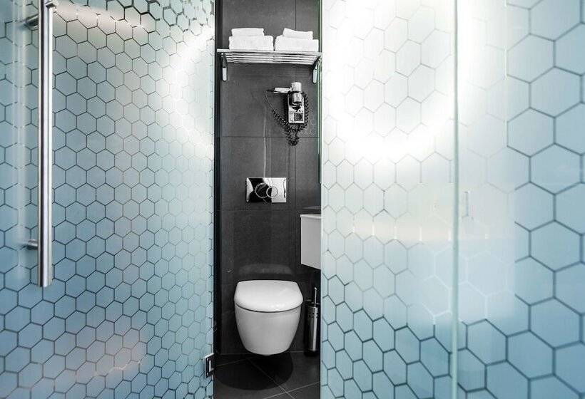 غرفة عائلية, Best Western And