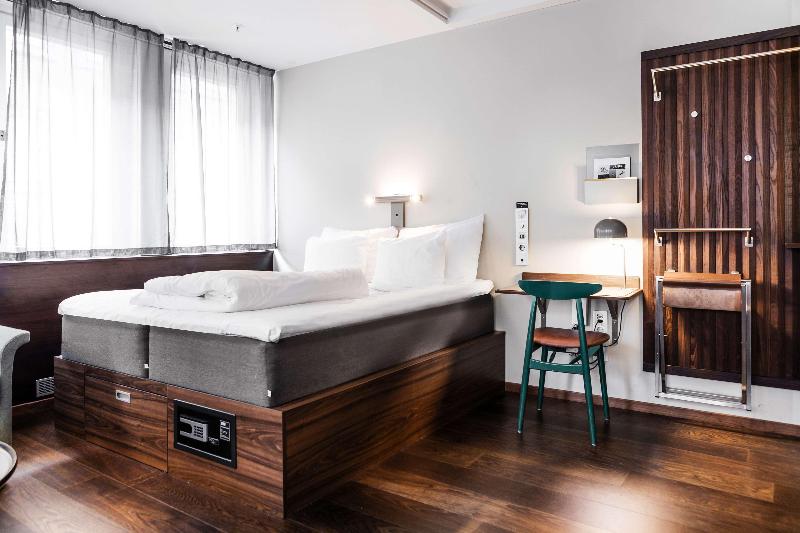 غرفة عائلية, Best Western And