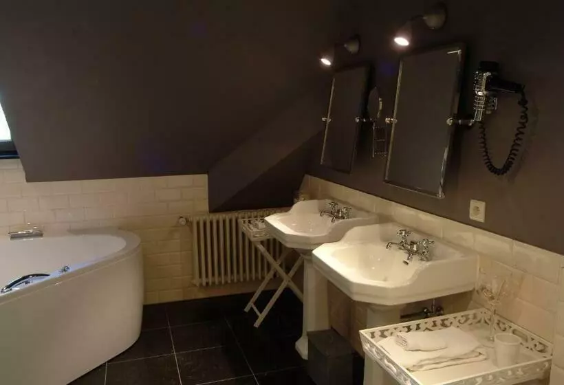 Deluxe-huone, Charmehotel Manoir Ogygia