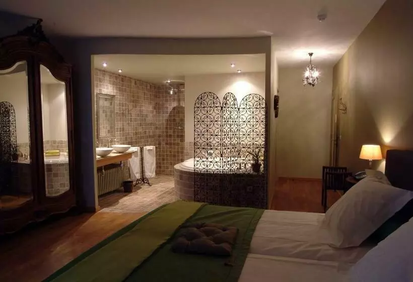 Comfort-huone, Charmehotel Manoir Ogygia