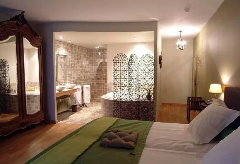 Comfort-huone, Charmehotel Manoir Ogygia