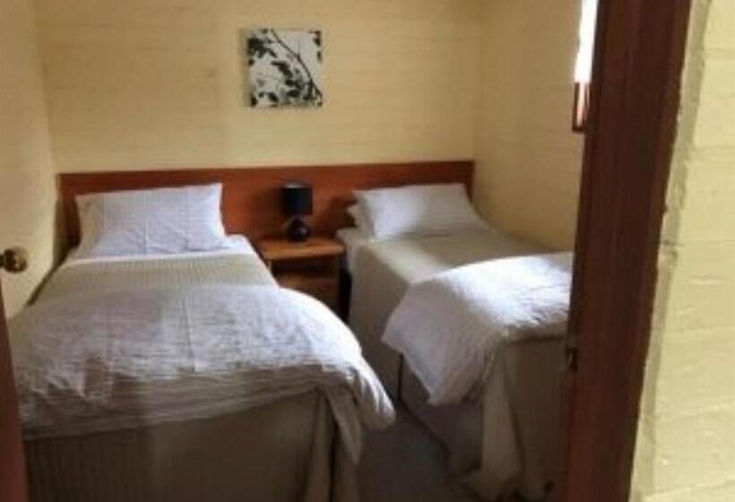 סוויטה משפחתית, Girraween Country Inn