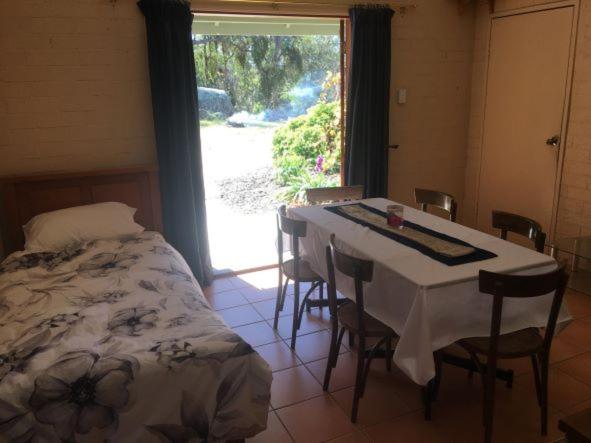 דירת חדר נוף לגינה, Girraween Country Inn