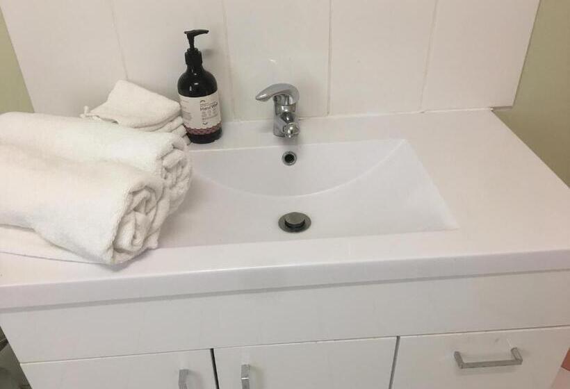 דירת חדר עם טרסה, Girraween Country Inn