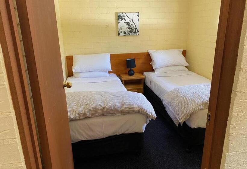 סוויטה משפחתית, Girraween Country Inn