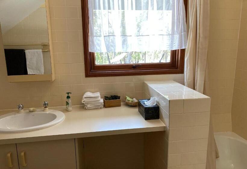 סוויטה משפחתית, Girraween Country Inn