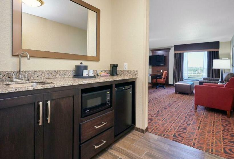 استودیوی استاندارد, Hampton Inn & Suites Milwaukee/franklin