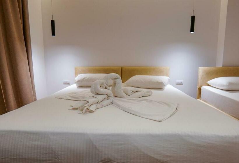 Triple Room Sea View, Havana