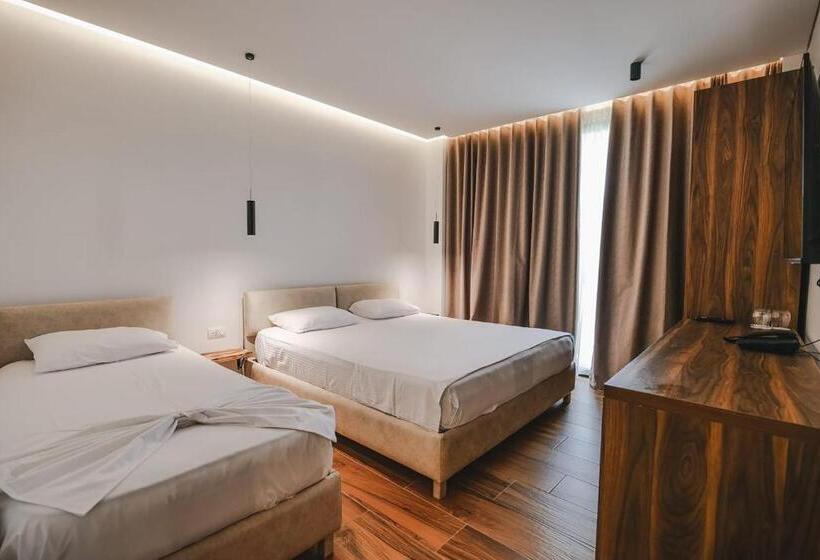 Triple Room Sea View, Havana